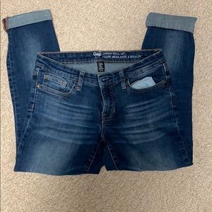 Gap skinny roll up crops size 4